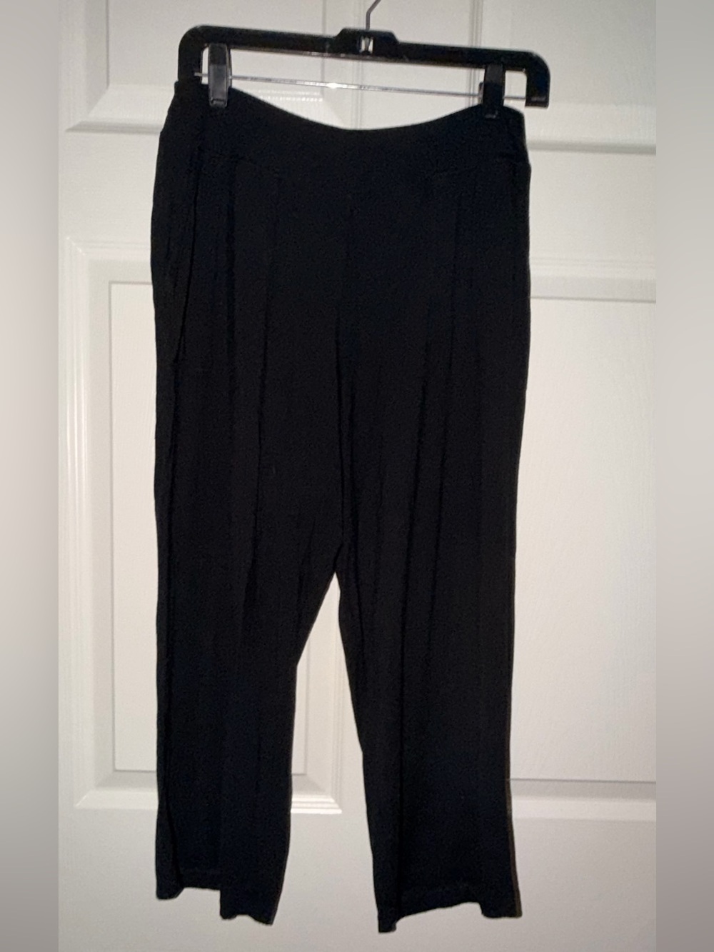 Soma Pajama Set M Black Cropped Pants Lace Shelf Bra Cami Soft Rayon Stretch - Picture 8 of 13